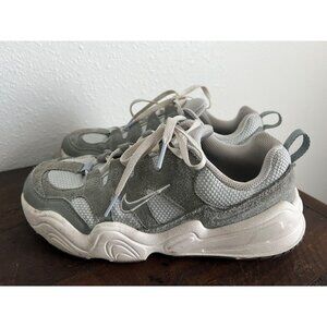 Nike Chunky Sneakers – Size 8.5 (Light Gray/White)